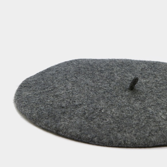 Off The Top Beret 💫 - Picture 2 of 3